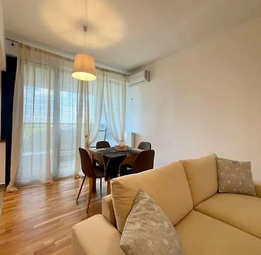 Cozy In The Northern Part Of * Bucarest